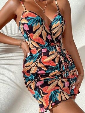 Tropical  Print Belted Ruched
Ruffle Hem Dress Size Medium